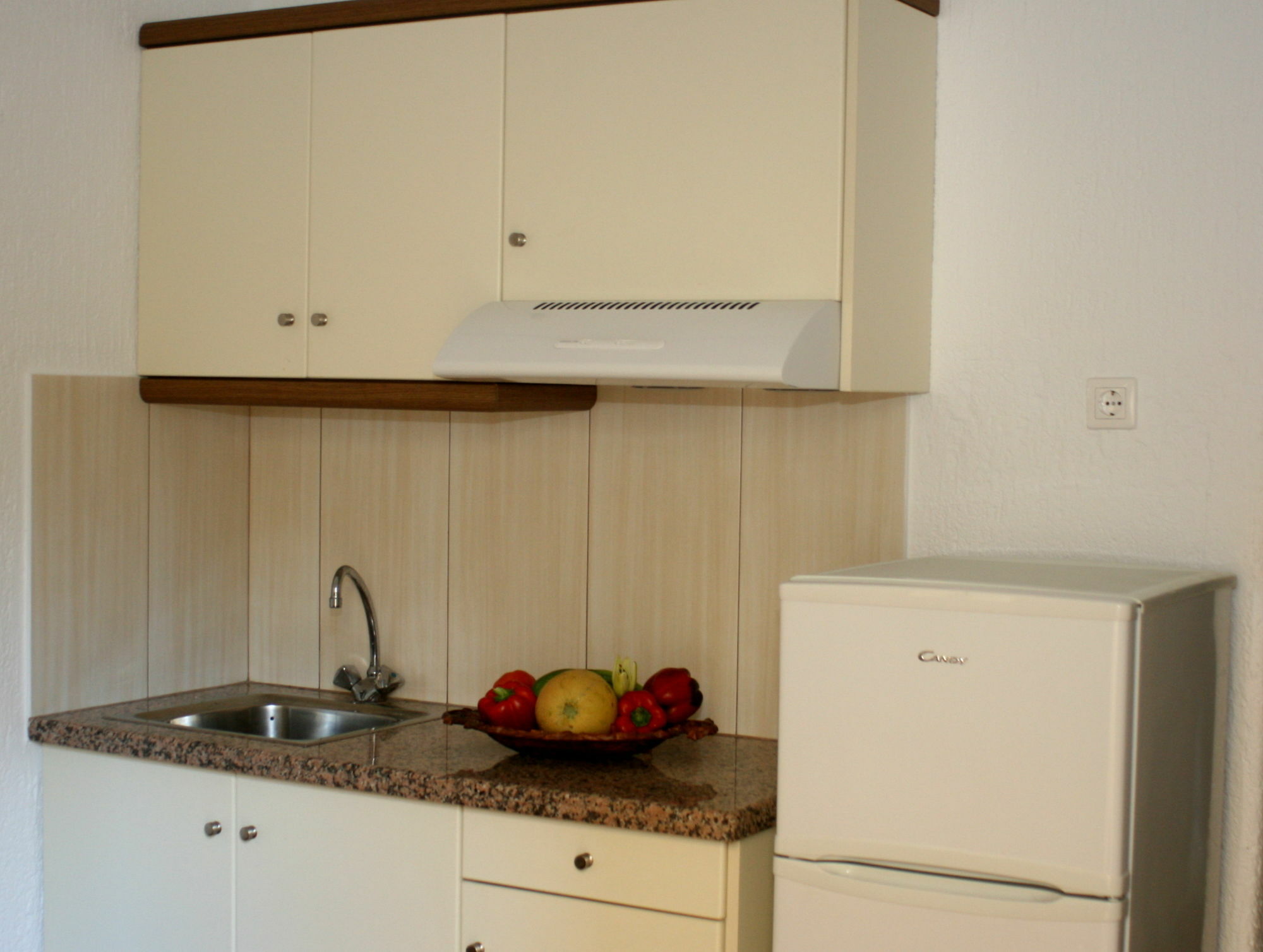 Orion Apartments Малиа Экстерьер фото